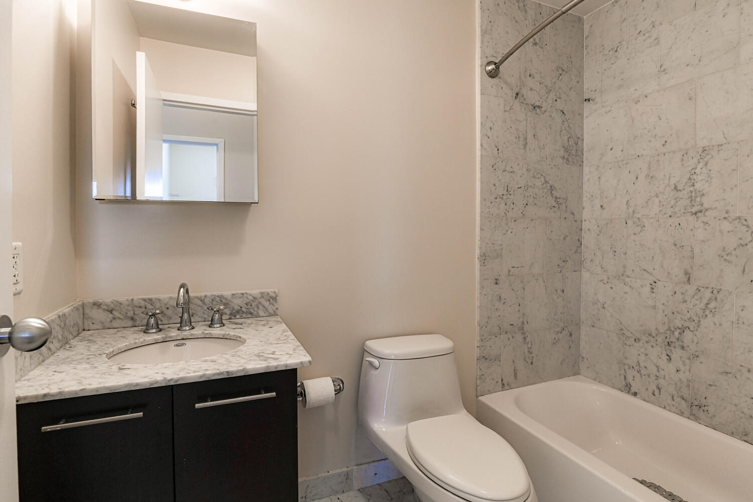 501 Adams St., 5B Singleton Galmann Realty